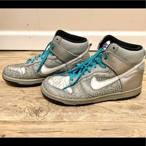 Women’s Nike Air Dunk Premium silver 08’